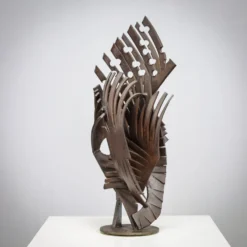 Sculpture abstraite en fer brutaliste, signée CH, Pays-Bas, années 1960.