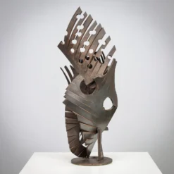Sculpture abstraite en fer brutaliste, signée CH, Pays-Bas, années 1960.