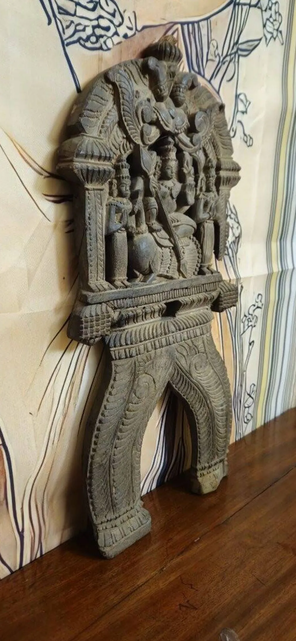 Sculpture ancienne en bois – Divinité Indonesienne finement sculptée - XIXeme