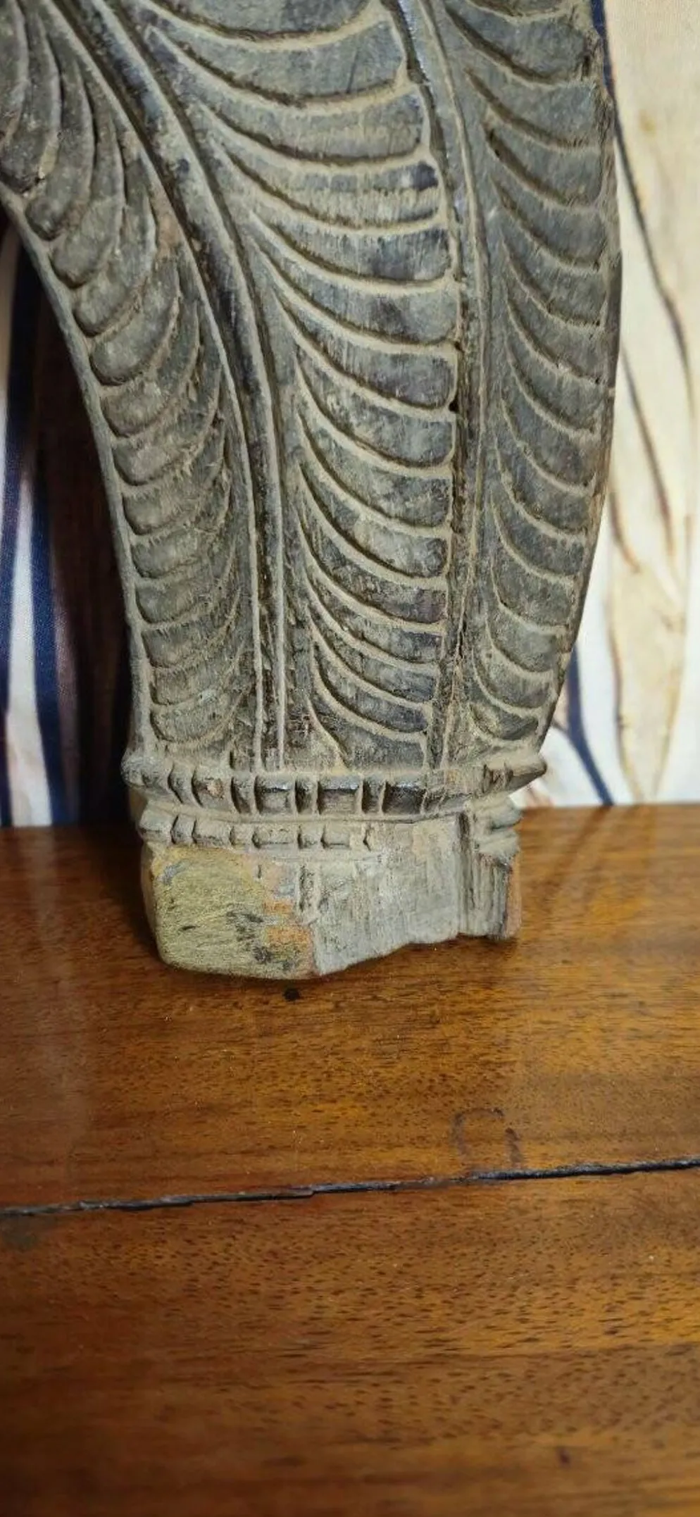 Sculpture ancienne en bois – Divinité Indonesienne finement sculptée - XIXeme