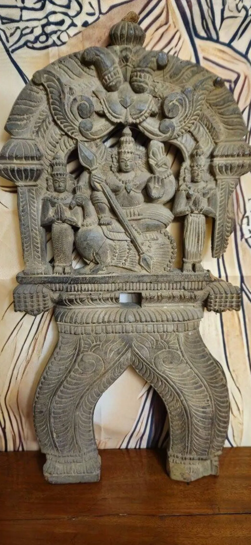 Sculpture ancienne en bois – Divinité Indonesienne finement sculptée - XIXeme