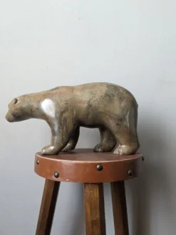 Sculpture animalière en bronze ours polaire de Pierre Chenet