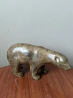 Sculpture animalière en bronze ours polaire de Pierre Chenet