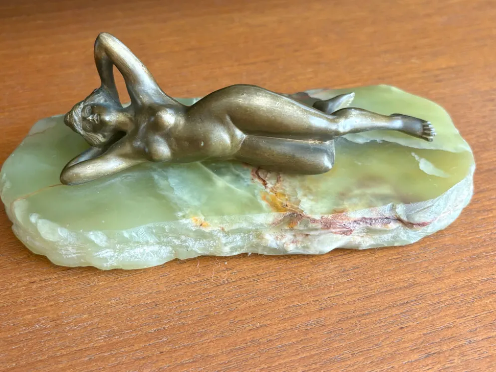 Sculpture Art Deco nu féminin bronze et socle onyx