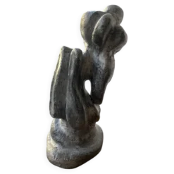 Sculpture contemporaine figurant une femme