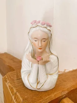 Sculpture de la vierge Marie vintage