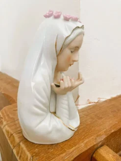 Sculpture de la vierge Marie vintage