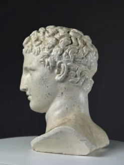 Sculpture de tête d'Hermès en plâtre