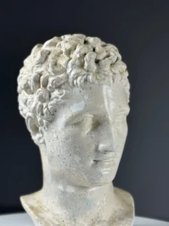 Sculpture de tête d'Hermès en plâtre