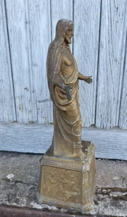 Sculpture du Christ