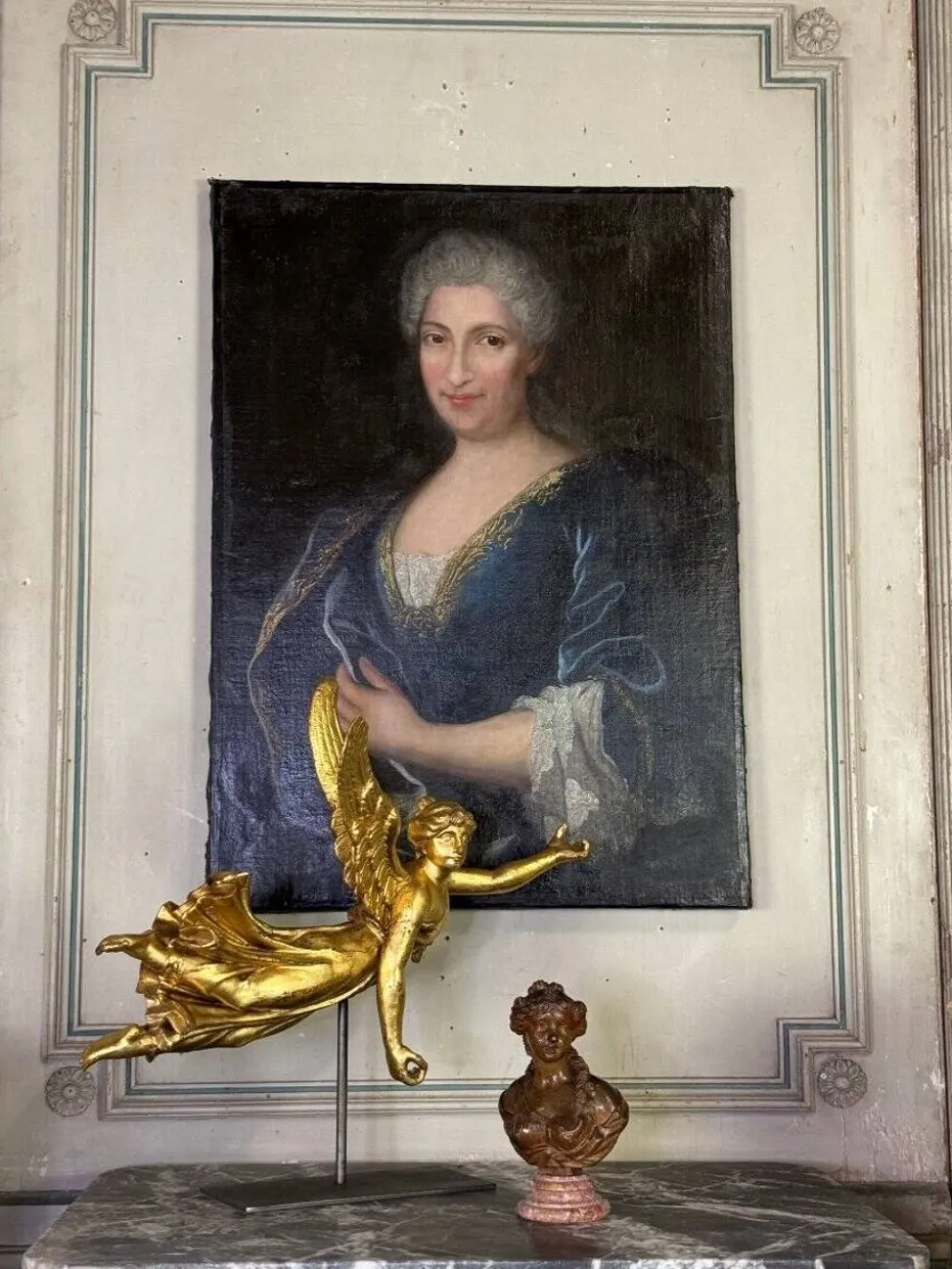 Sculpture en bois doré, ange drapé, Autriche vers 1800