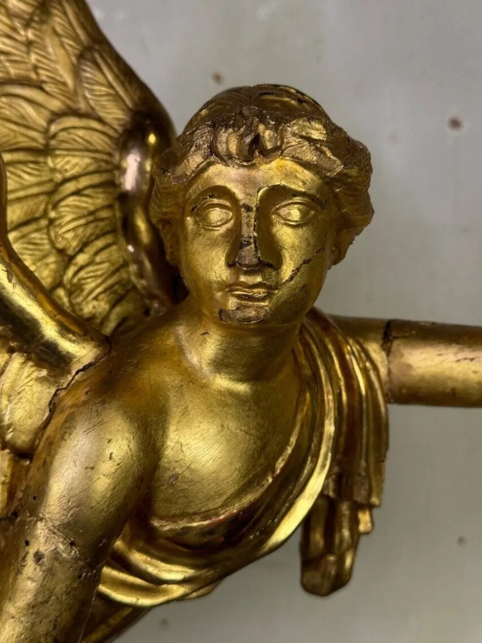 Sculpture en bois doré, ange drapé, Autriche vers 1800