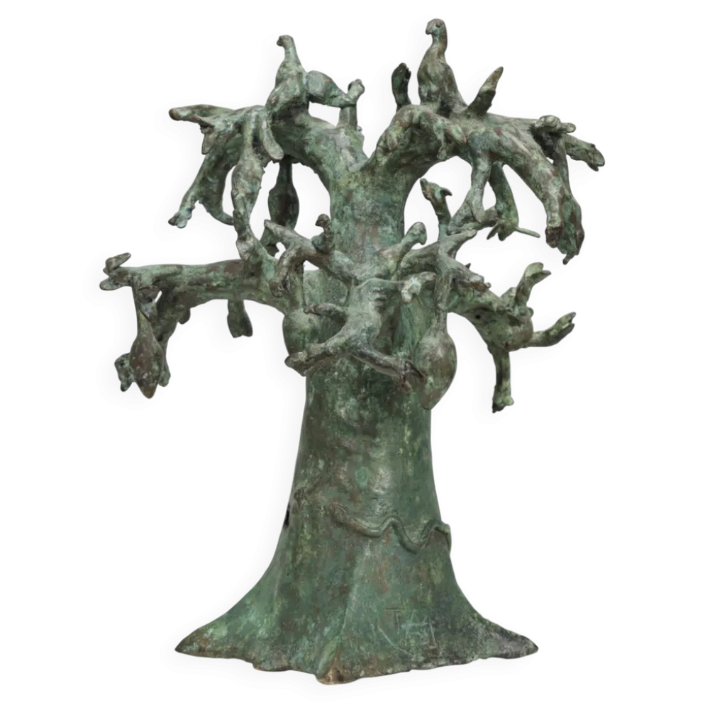 Sculpture en bronze patiné d'un arbre baobab avec des oiseaux, signée TM, années 1980.