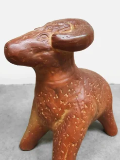 Sculpture en céramique vintage de grand ram décoratif