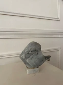 Sculpture en marbre forme poisson