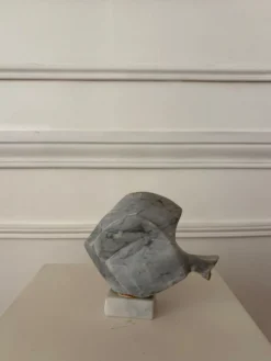 Sculpture en marbre forme poisson
