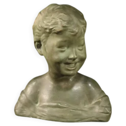 Sculpture en terre cuite d'un buste d'enfant