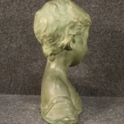 Sculpture en terre cuite d'un buste d'enfant
