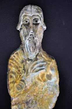 Sculpture en terre cuite figurant une divinité anonyme vers 1950
