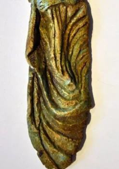 Sculpture en terre cuite figurant une divinité anonyme vers 1950