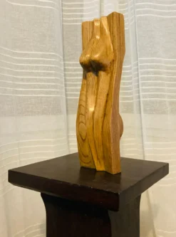 Sculpture féminine stylisée vintage années 1960 aux formes organiques