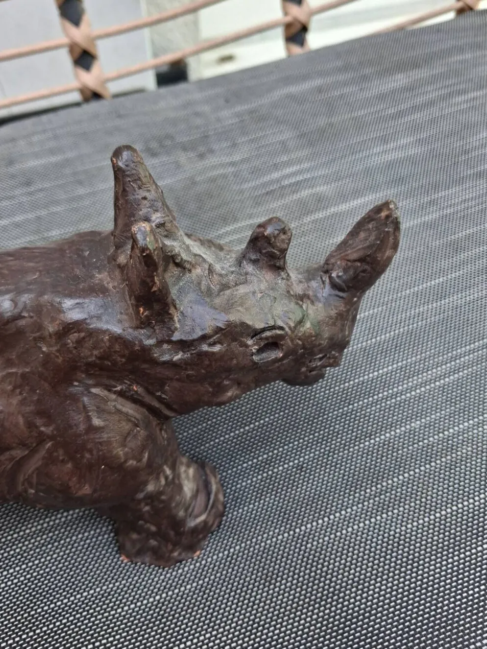 Sculpture hippopotame terre cuite patinée
