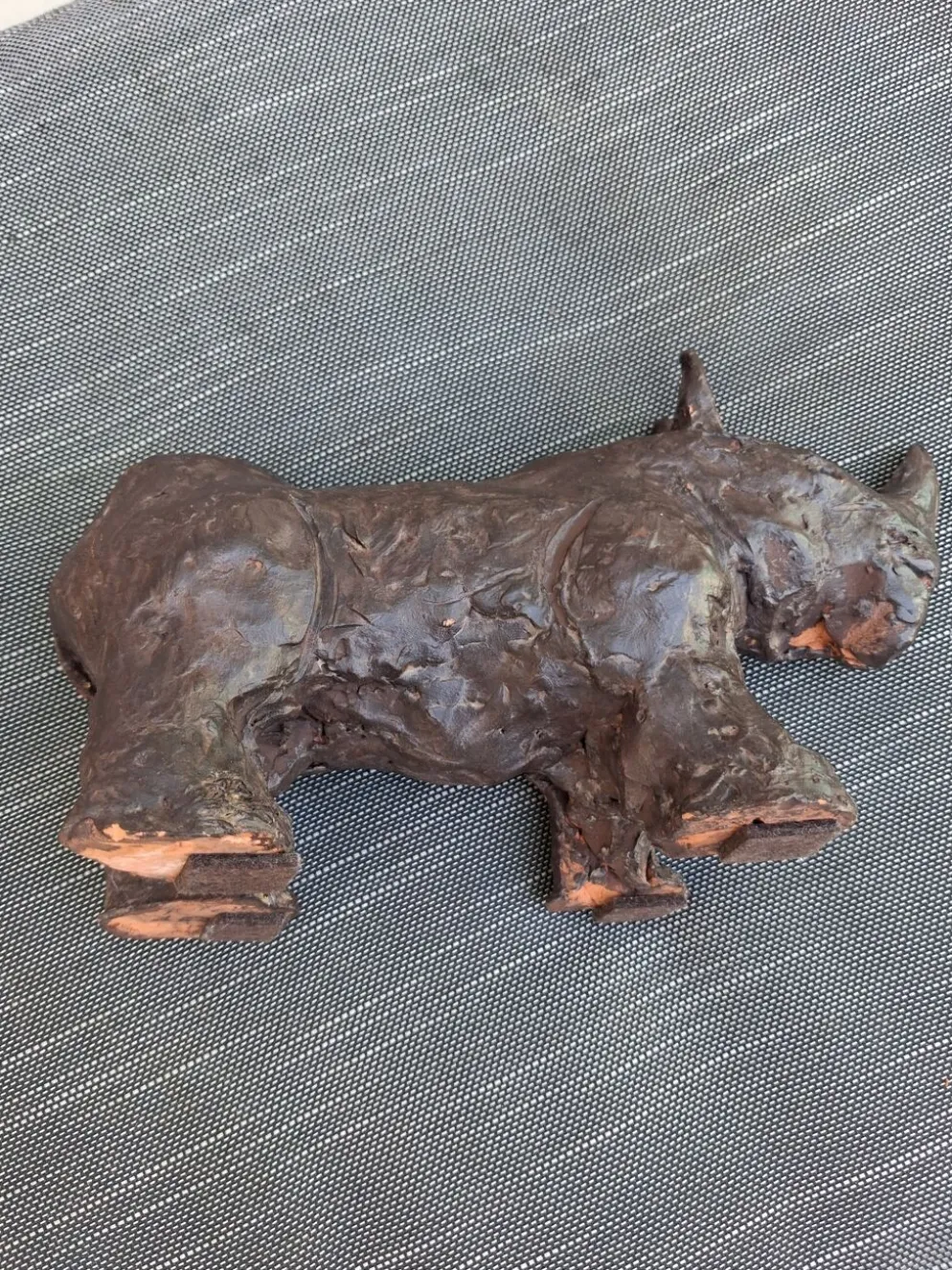 Sculpture hippopotame terre cuite patinée