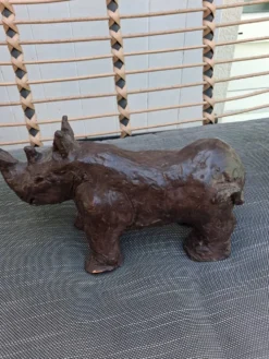 Sculpture hippopotame terre cuite patinée