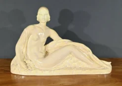 Sculpture « Jeune femme parmi les fleurs », Odyv, Manufacture Berlot-Mussier, Art Déco