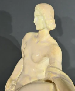 Sculpture « Jeune femme parmi les fleurs », Odyv, Manufacture Berlot-Mussier, Art Déco