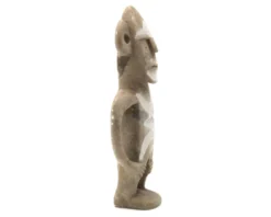 Sculpture Marocaine en pierre beige sculptée et gravée, années 70