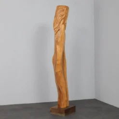 Sculpture monumentale en chêne sculptée à la main, Belgique, années 1970