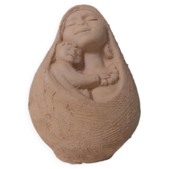 Sculpture mère à l'enfant en terre cuite