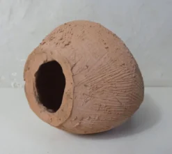 Sculpture mère à l'enfant en terre cuite