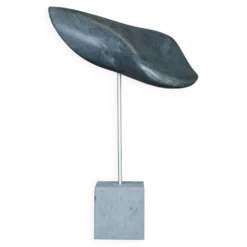 Sculpture organique abstraite en pierre grise polie, années 1980