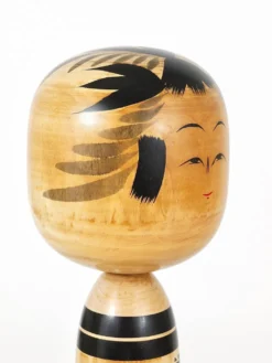 Sculpture poupée Kokeshi Togatta décorative du nord du Japon, peinte à la main