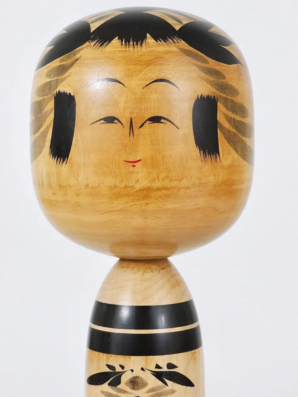 Sculpture poupée Kokeshi Togatta décorative du nord du Japon, peinte à la main