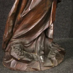 Sculpture religieuse en bois du XIXe siècle représentant la Vierge Marie