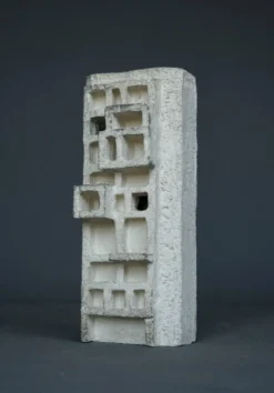 Sculptures abstraites architecturales brutalistes. Années 1960.