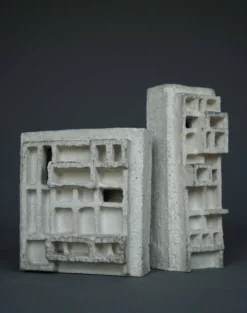 Sculptures abstraites architecturales brutalistes. Années 1960.