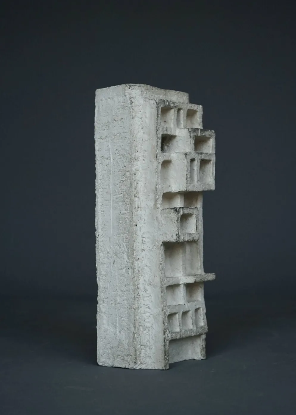 Sculptures abstraites architecturales brutalistes. Années 1960.
