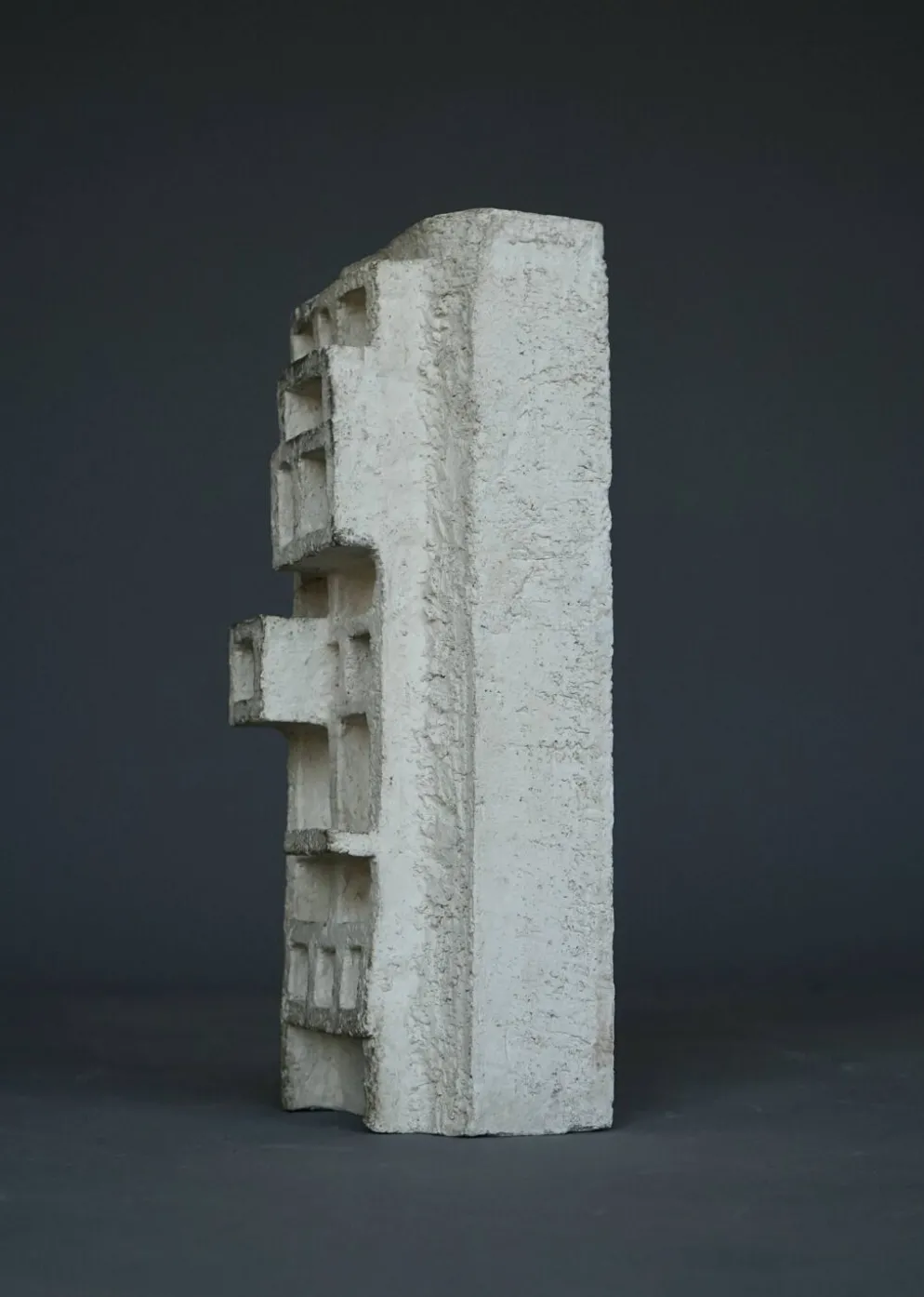 Sculptures abstraites architecturales brutalistes. Années 1960.