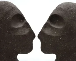 Sculptures en céramique formant une tête de Salvatore Parisi