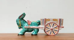 Sculpture vintage italienne peinte à la main âne avec charrette en forme de bol de Deruta, Italie