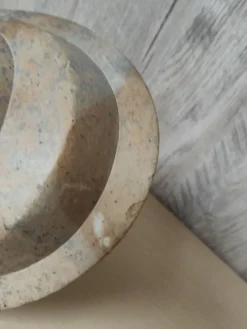 Sculpture visage africain en pierre