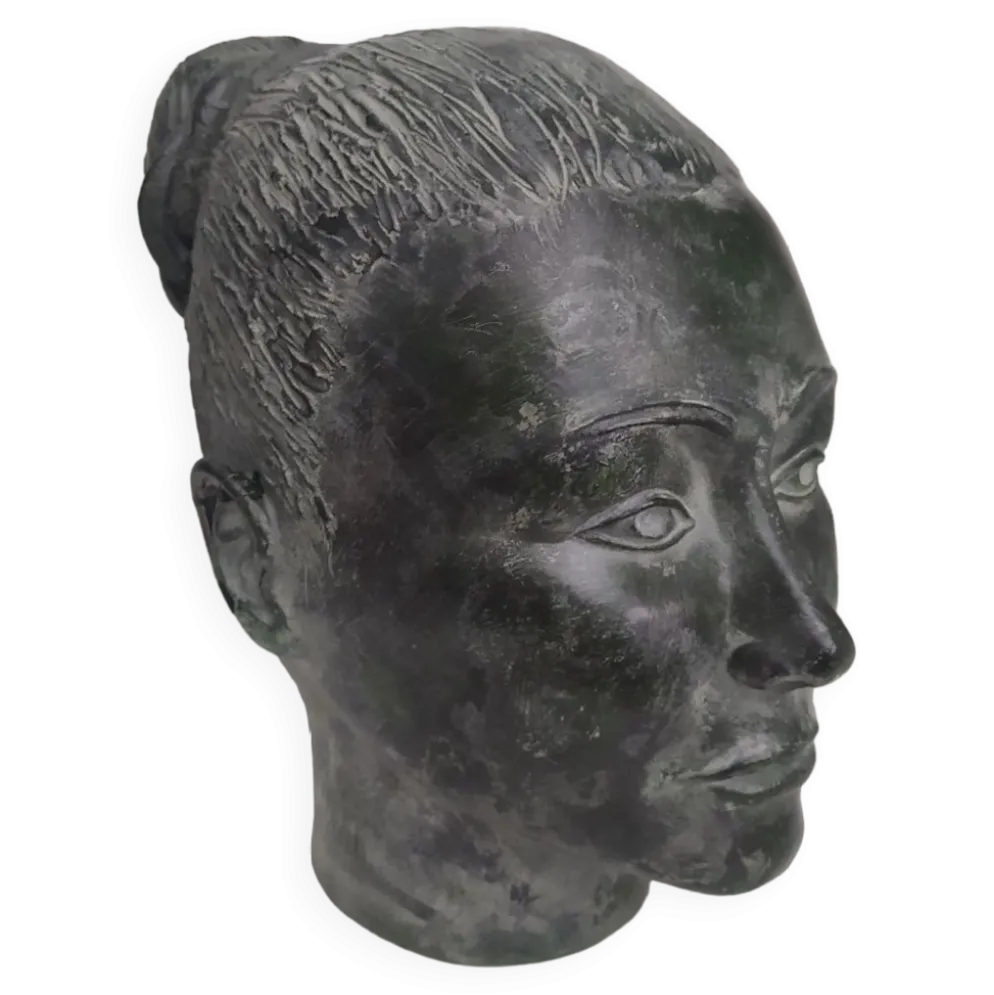 Sculpture visage femme en plâtre
