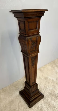 Sellette ancienne en bois sculpté