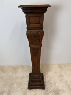 Sellette ancienne en bois sculpté