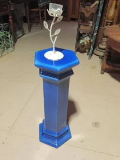 Sellette - colonne en faïence bleue