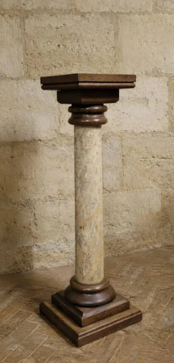 Sellette, colonne piédestal en bois et laque imitant le marbre, XIXe